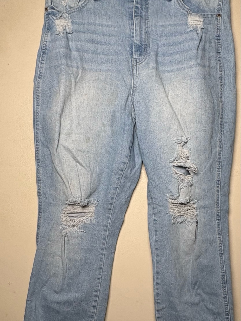 Arizona Jean Company Light Blue Distressed Boyfriend Jeans